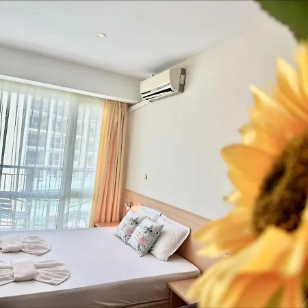 Apartament Menada Miramar Palace *