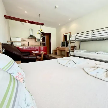 Menada Miramar Palace 公寓 *