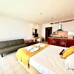 Menada Miramar Palace Apartment *