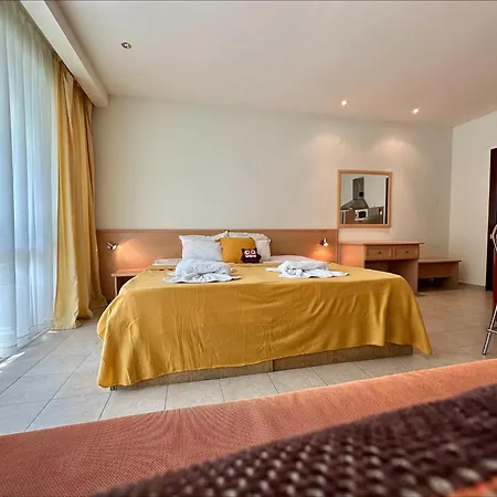 Menada Miramar Palace *