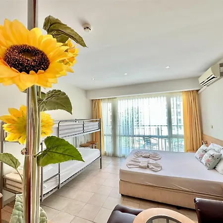 Menada Miramar Palace