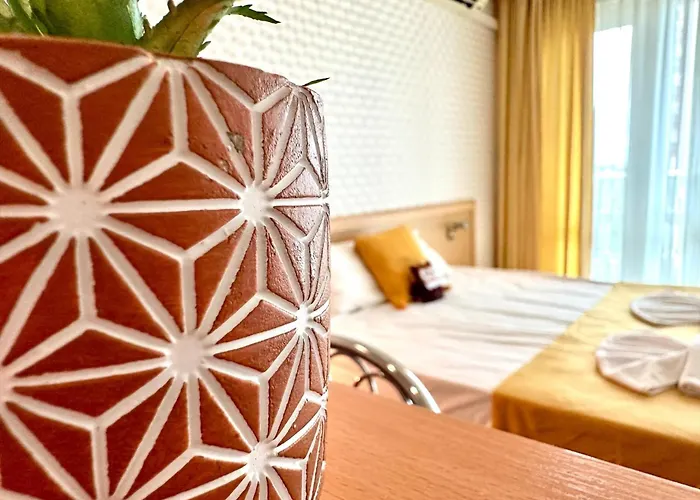 Menada Miramar Palace Διαμέρισμα