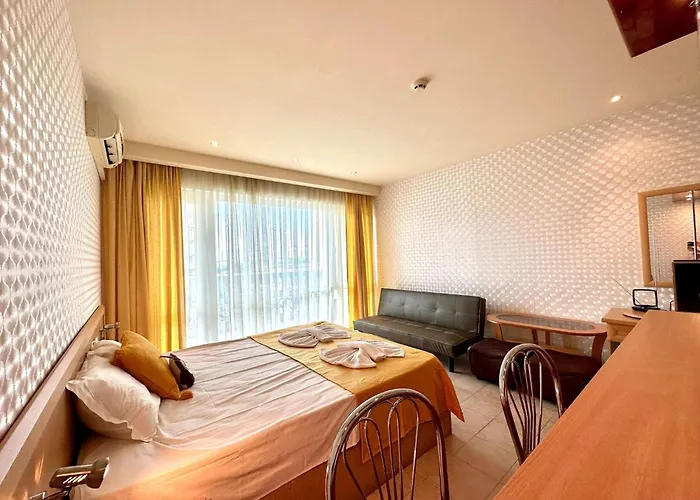 Menada Miramar Palace Σάνι Μπιτς