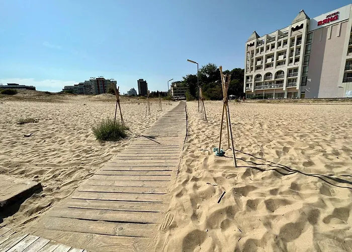 Menada Miramar Palace * Σάνι Μπιτς