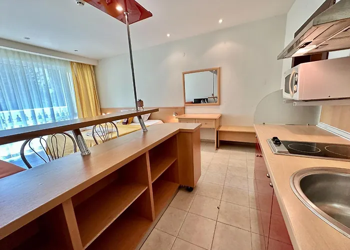 Menada Miramar Palace Διαμέρισμα