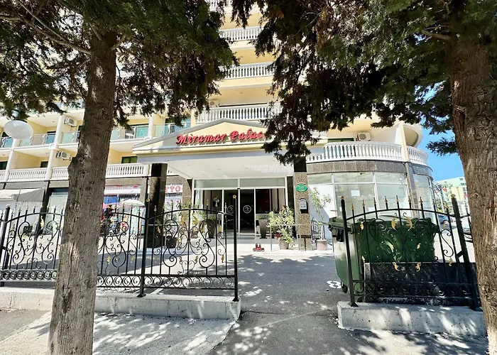 Menada Miramar Palace Διαμέρισμα