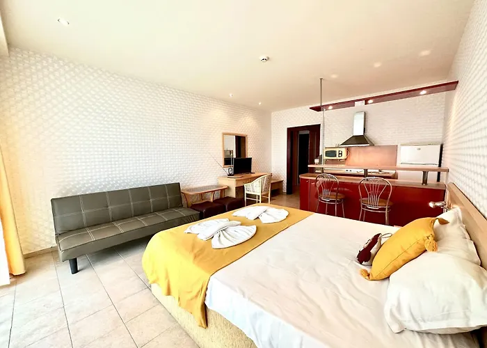 Menada Miramar Palace Διαμέρισμα *