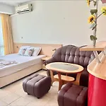 Menada Miramar Palace Apartment *