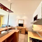 Menada Miramar Palace Apartment *